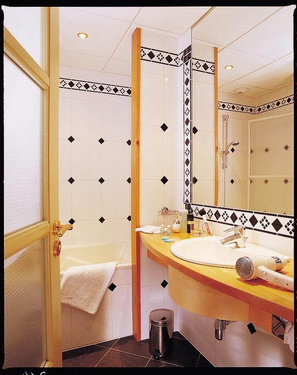 Hotel Restaurant Le Strasbourg Bitsch Zimmer foto